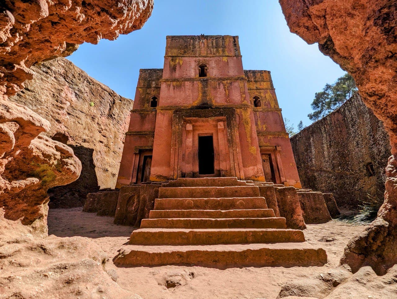 Travelers pacing a multi-day visit among Lalibela’s rock-hewn churches